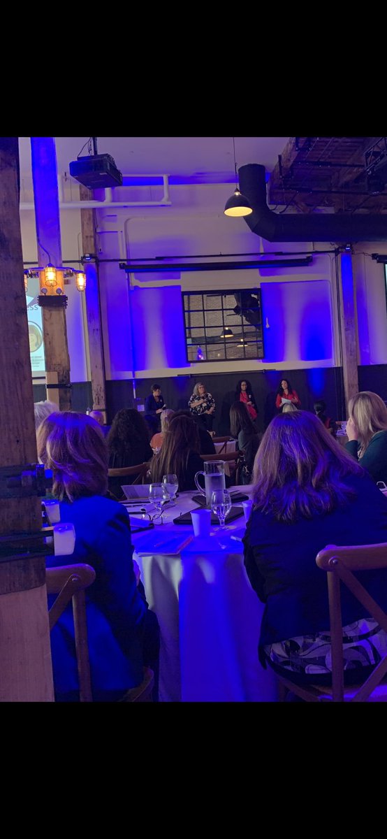 #Wpwomeninwealth panel on tools to build your book@of business Maria Flores ⁦<a href="/CarteFinancial/">Carte Financial Group</a>⁩ Jackie Porter, ⁦<a href="/RaymondJames/">Raymond James</a>⁩ Ginny Arnott-Wood moderated by Ann Richards former <a href="/cibc/">CIBC</a> wood Gundy - how to ...