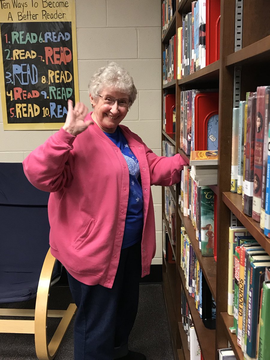 When your momma visits from the Hoosier State for Thanksgiving, you’ve got a Library Volunteer for the day! #weloveourvolunteers #NWMS #VikingPride