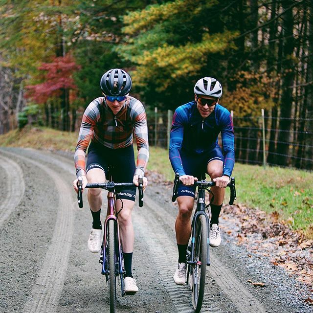 Our Holiday Sale is live! 25% off sitewide (no code needed) + Free shipping on all US orders over $50. View our Holiday Gift Guide, link in our profile. #ExploreWithUs #cutawayusa #Holiday2019 #gravelbike #roadslikethese ift.tt/2OkWSiG