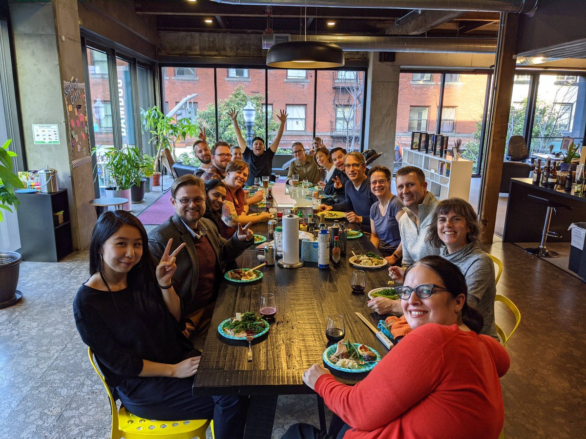 Happy Thanksgiving from our Emerge family to yours! 🙏🍂🥂🥧🍁