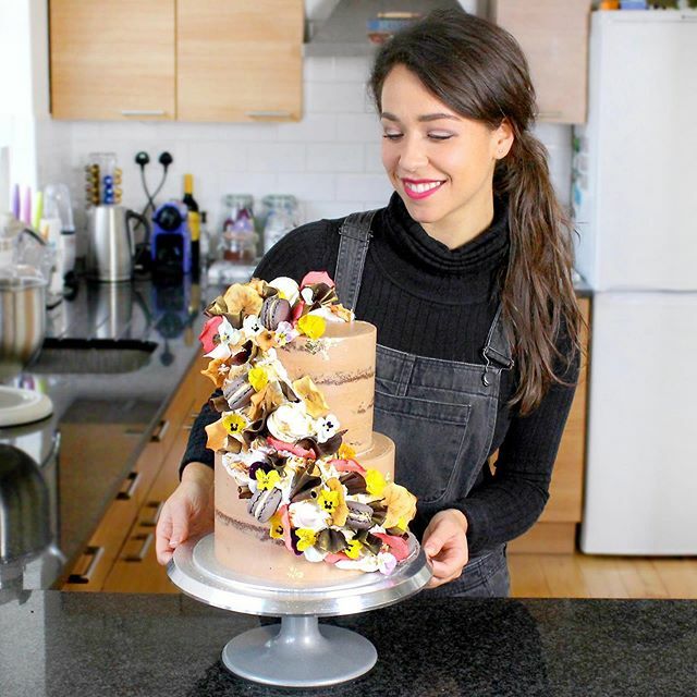 Tutorial for my autumnal waterfall cake is now LIVE! 🙌🏼
Head to my YouTube channel to see how I make this chocolate beauty, including my dried apple slices and chocolate buttercream 😍
Link in bio ❤️
.
.
Screenshot this pic and shop in the <a href="/liketoknow/">Ms Smith</a>… ift.tt/2XQpK5i