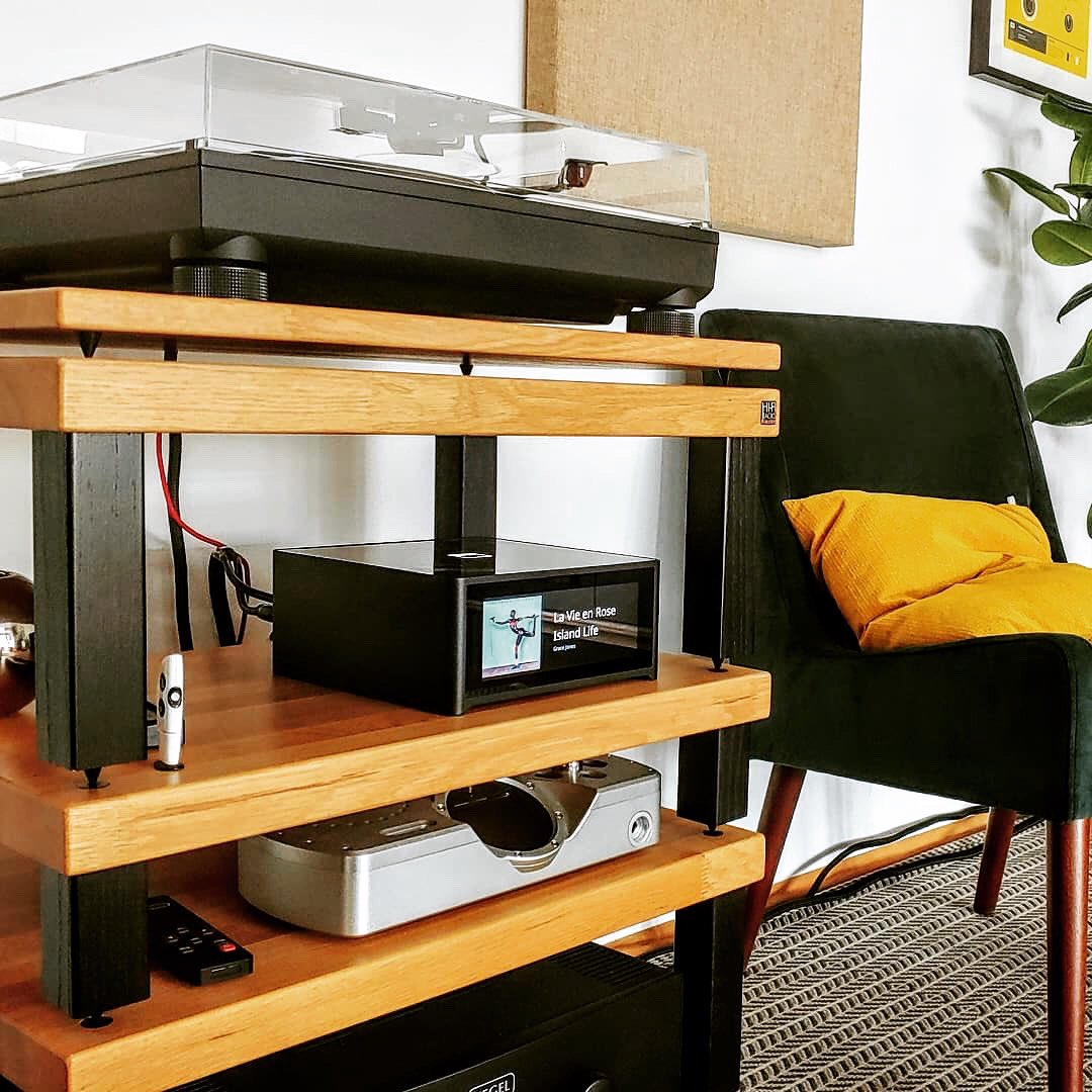 HiFiRacksLtd's tweet photo. Are you a Slave to the Rhythm? Here's a great photo from the Rhythm Master @darkoaudio featuring @nadelectronics, @technics & @ChordAudio equipment, plus a solid oak #PodiumReference rack with black legs and additional 22mm isolation plinth for the ultimate audio experience. https://t.co/KqlF3sB0fP