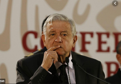 RealCJFC1's tweet photo. Seguimos con #ElOlorDelZorro y ya para despedirnos, les dejamos esta postal del sobrino @ChicharronB, quien argumenta tener una sólida originalidad pero también pide aportes por DM.

¡NI ANDRÉS MANUEL ES TAN INCOHERENTE, SEÑORES! https://t.co/NQeBmDV2Hj