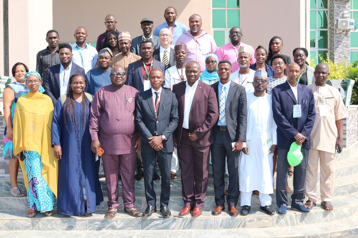 SUMCourseAbuja's tweet photo. Today at the #SUMCourseAbuja we hosted 4 important players in the transport industry in Nigeria, Jelani Aliyu, the DG of the National Automotive Desing and Development Council and Designer of the Chevrolet Volt,  the Executive Secretary of the Federal Capital Dev. Authority https://t.co/Vo6E7LZmjU