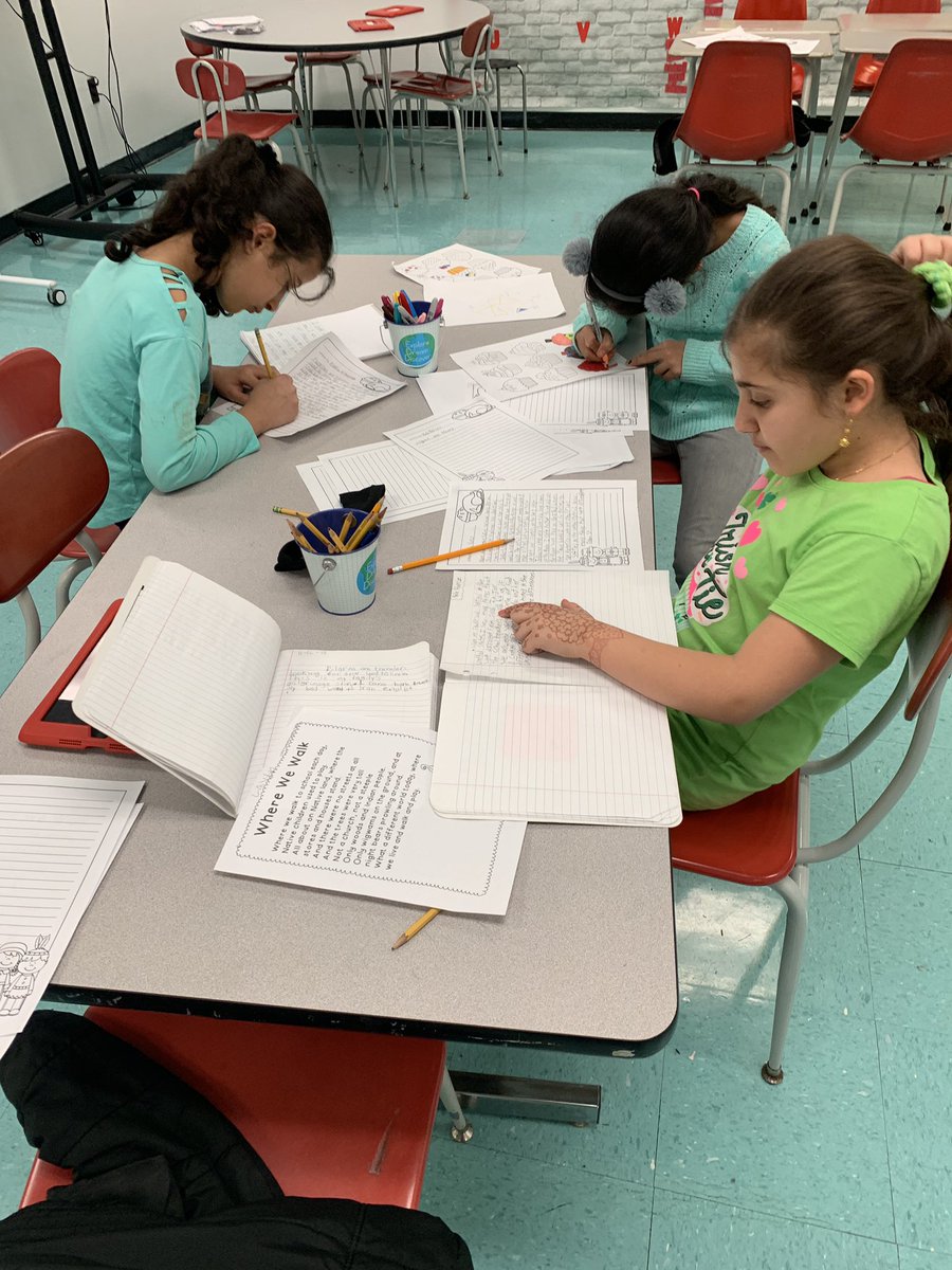 kafritzius's tweet photo. Working to finish our PBL@project
#ourstory#esl https://t.co/yzC6h1kKDu