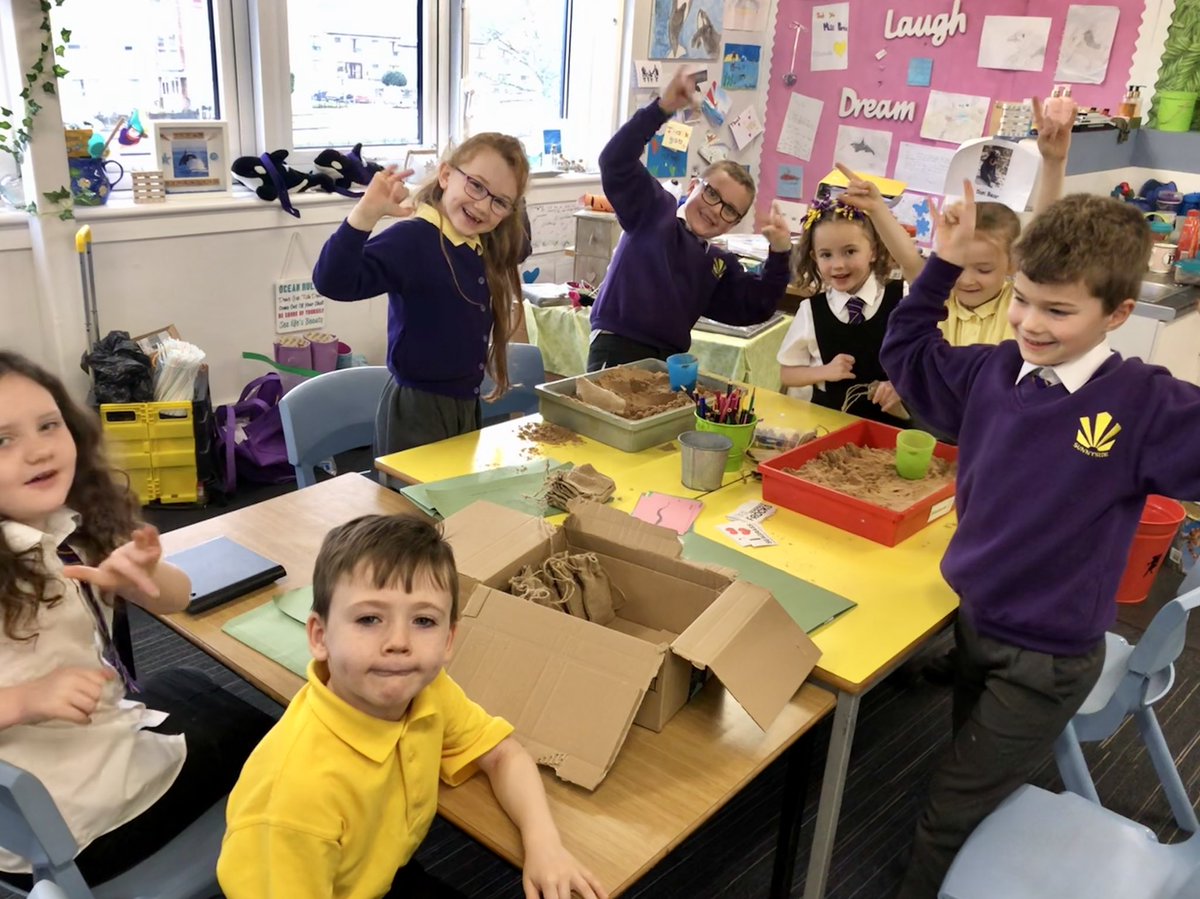 It’s important for us...and the planet...that during #NationalTreeWeek we also raise awareness of how vital seagrass is! Here’s our P3 Ornithologists diving in &amp; starting bagging for <a href="/ProjectSeagrass/">Project Seagrass</a> &amp; #SkyOceanRescue Total sea stars but our #SeagrassRocks🤘🏻needs a bit of work!😂