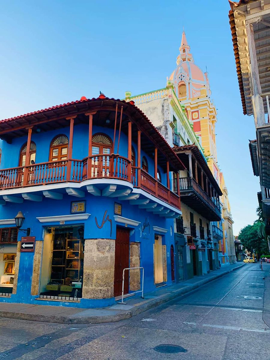 otavTravelBlog's tweet image. Cartagena has some of the most colorful buildings and beautiful doors we’ve seen! The cobblestone streets and buildings remind me of Old San Juan in Puerto Rico! There’s something magical about getting lost among the colorful doors and beautiful plazas.