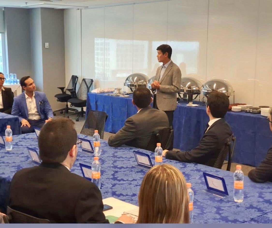 La Oficina Comercial de <a href="/proecuadorlatam/">PRO ECUADOR Latinoamérica</a> en São Paulo mantuvo reunión con Presidente de <a href="/SamsungBrasil/">Samsung Brasil</a> 🇧🇷 para dar a conocer oportunidades de negocios con Ecuador.