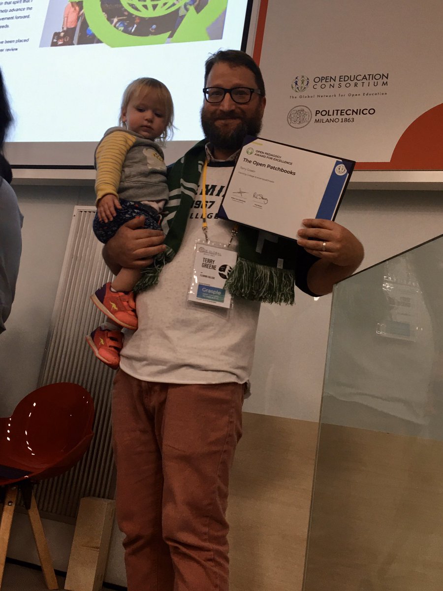 Congratulations to Terry Greene, @FlemingLDS Digital Learning Advisor, who won the #oeglobal19 Award for Excellence in Open Pedagogy in Milan, Italy! Terry received the award for his work on the Open Faculty Patchbook-- read more about it here: flemingcollege.ca/focus-on-flemi… #cdnpse