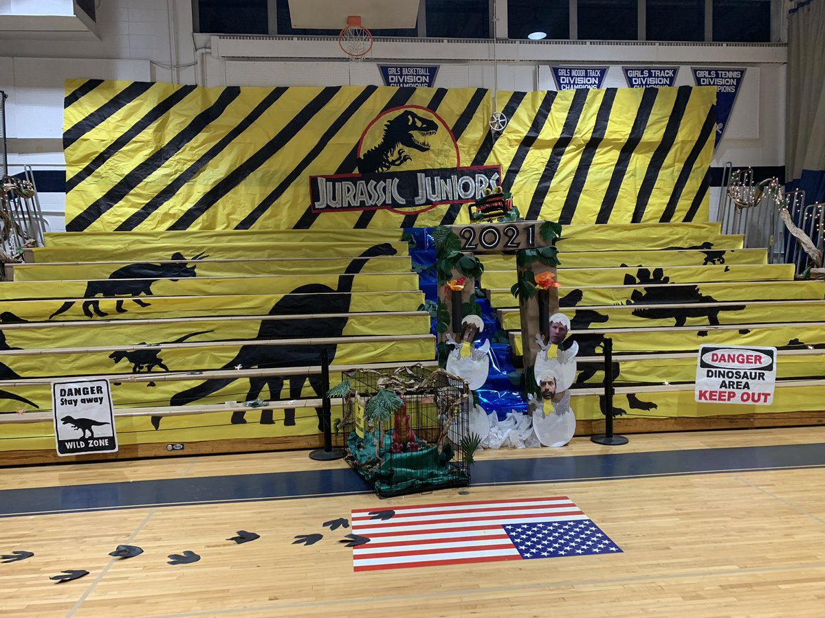 2021Howell's tweet photo. Juniors with the bleacher win and 2nd place overall!!! https://t.co/dcEbkWFTGK