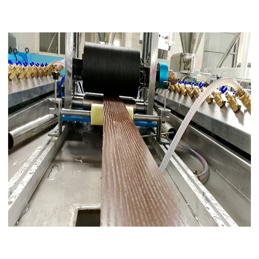 tongsanmachine's tweet image. Plastic Lumber Production line
1,capacity: 9000kgs daily
2,cost: 250,000-300,000 USD
3,material cost: around 0.5USD/kgs #plasticLumberProductionLine #wpcProductionProject #wpcExtrusionMachine #wpcMachine #woodPlasticComposite