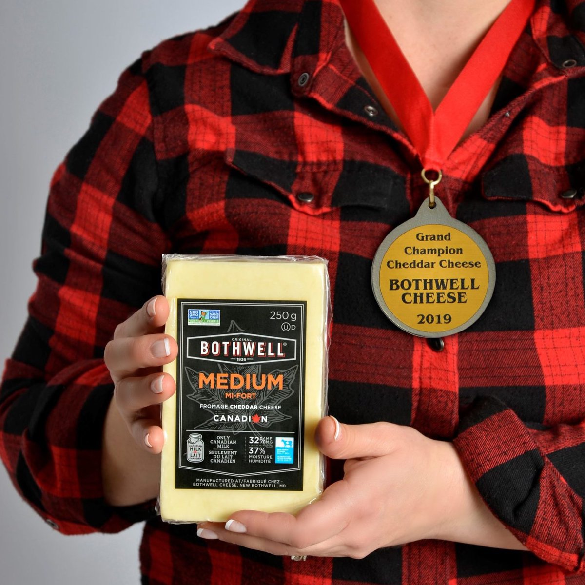 Bothwell's Non-GMO Project Verified Medium Cheddar was named "Grand Champion Cheddar" at the British Empire Cheese Show. bothwellcheese.com/we-are-the-cha…