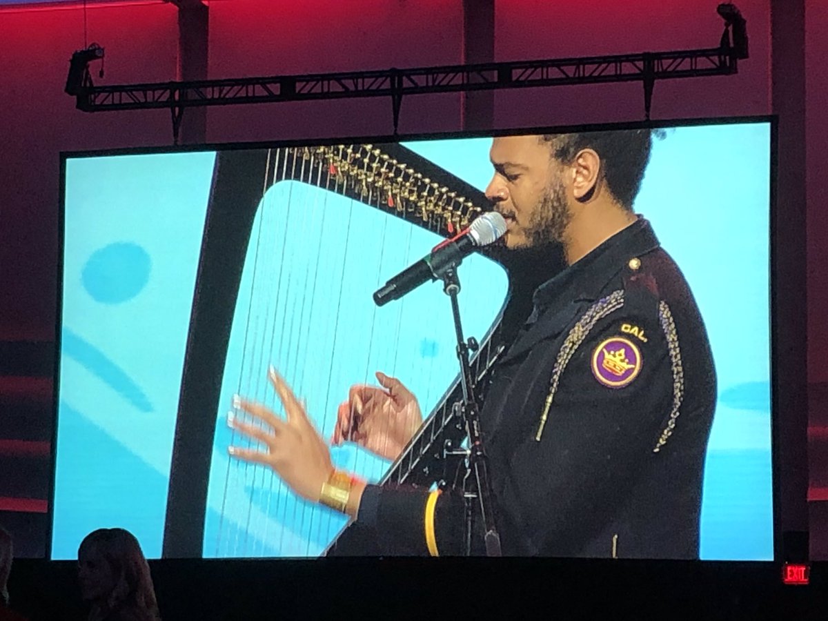 Addilinnlinn's tweet image. Biiiig @CalvinArsenia fan. #KCHeartland #GreaterKC #creativeKC