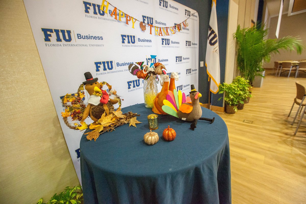 globalFIU's tweet photo. Happy Thanksgiving to all of the students in our Global First Year family! 🦃🥧🍗🍂 We are so grateful to be a part of your incredible journey here at FIU! #thankful #thanksgiving #newtraditions #globalfiu #family 🙏♥️ https://t.co/97v4pxV23M