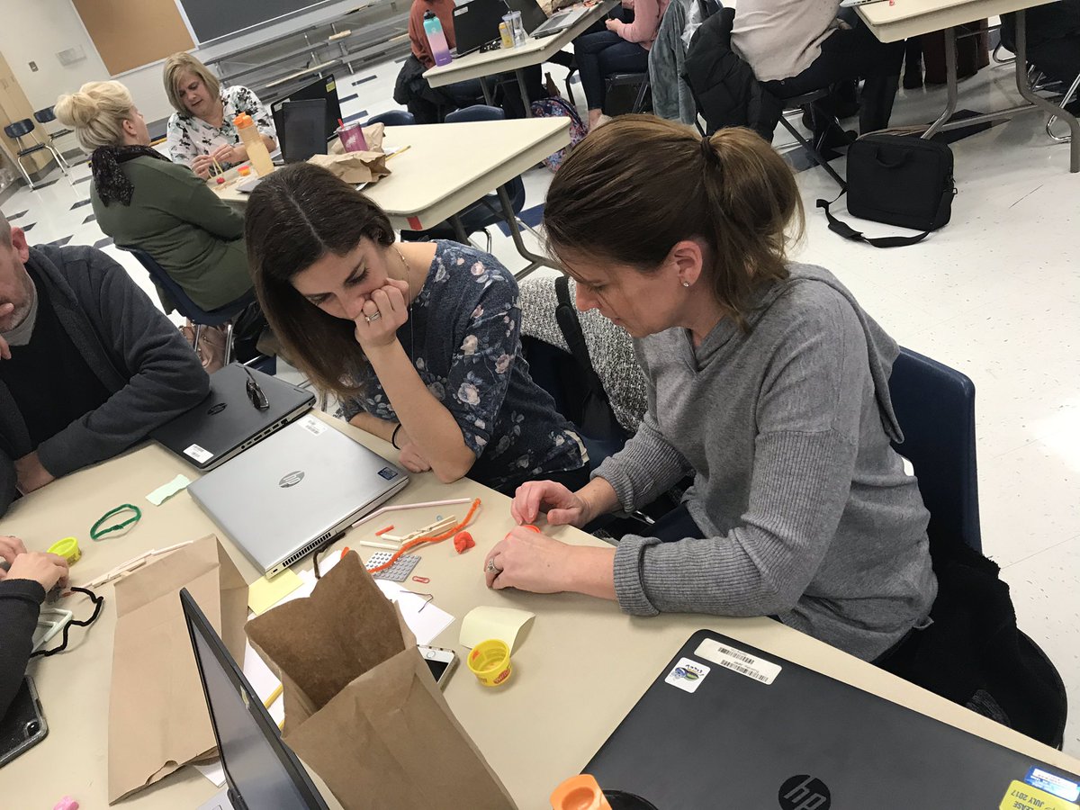 TaylorLitCoach's tweet photo. Thanks to all of the teachers who participated in sessions today! We had fun using talk, tech tools and “making” to promote that deeper dive into text. #SFlearns#saymeanmatter#bookheadheart#makewriting@Nearpod https://t.co/02DmEtc5gd