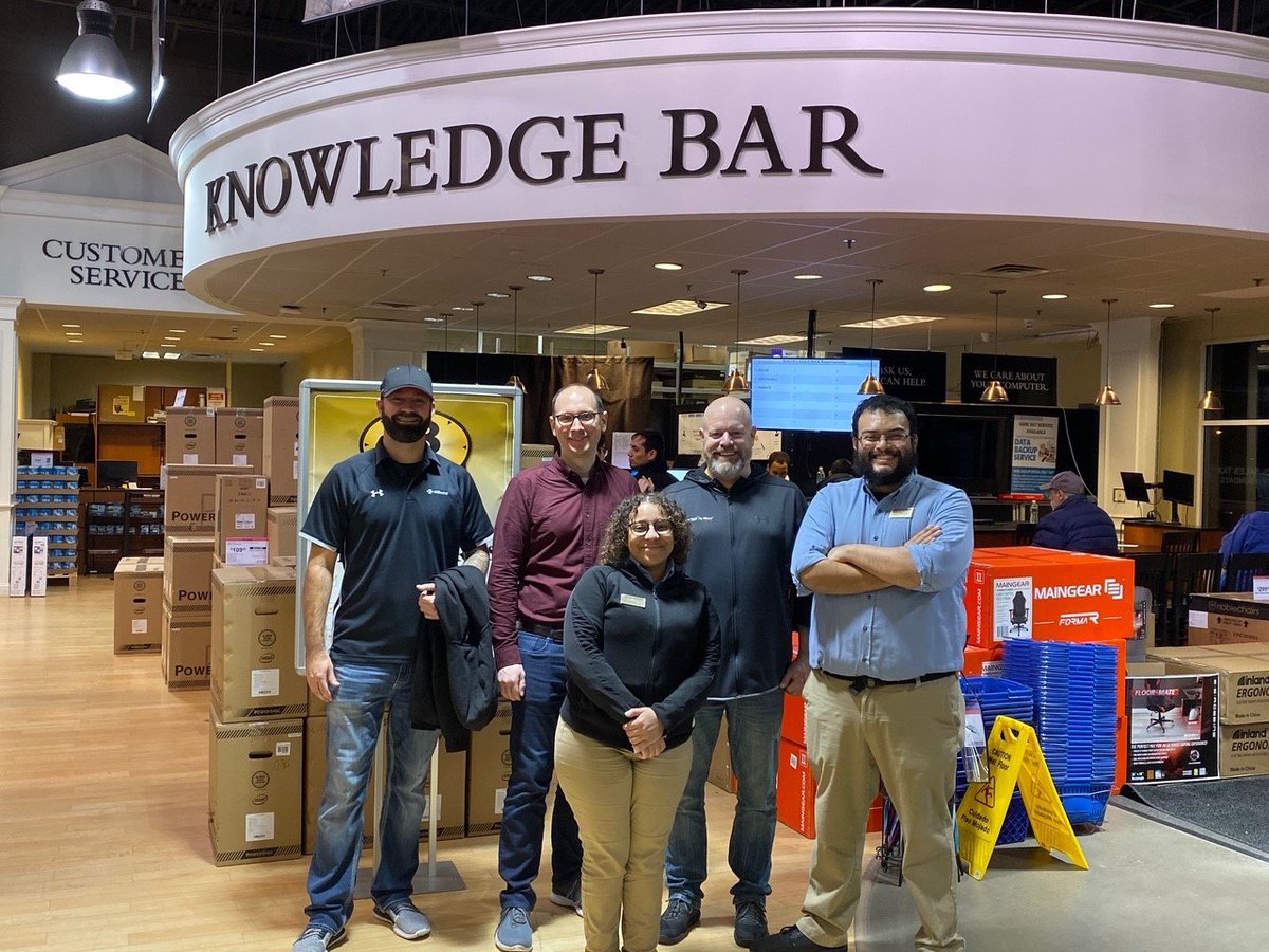 Some of our Gillware employees had a great time on the East Coast visiting multiple <a href="/microcenter/">Micro Center</a> locations! #gillware #gillwaredatarecovery #microcenter #eastcoast