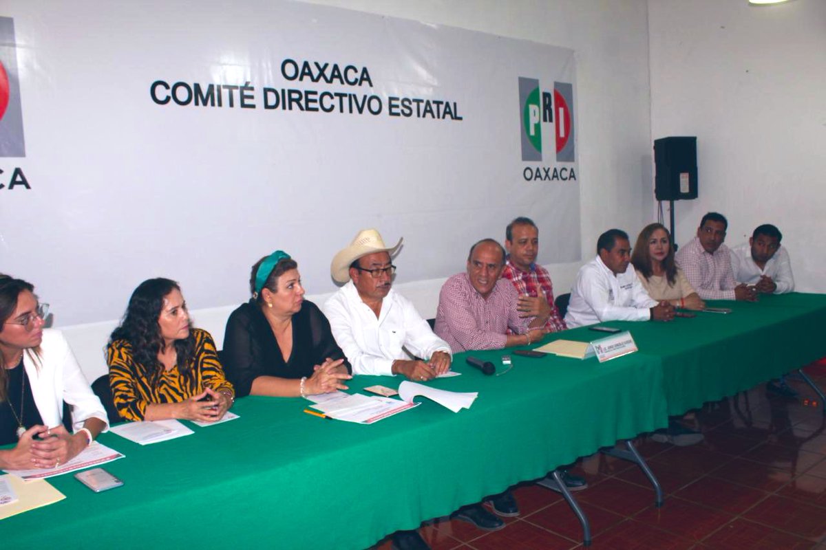 Reiteramos en conferencia de prensa que el <a href="/PRI_Nacional/">PRI</a> #VotamosEnContra de reducciones al presupuesto en áreas que afectan a mexicanas y mexicanos. #MORENA traiciona a quienes votaron por ellos, al no medir las consecuencias de reducir en MATERIA DE SEGURIDAD Y AL CAMPO.