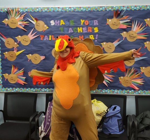 #shakeyourtailfeather, Mrs. Lavalley!!!!  

Huge thanks to all our families for supporting this super-fun Fall fundraiser, which helps us to continue to offer amazing, free events for our school community ❤ #grateful