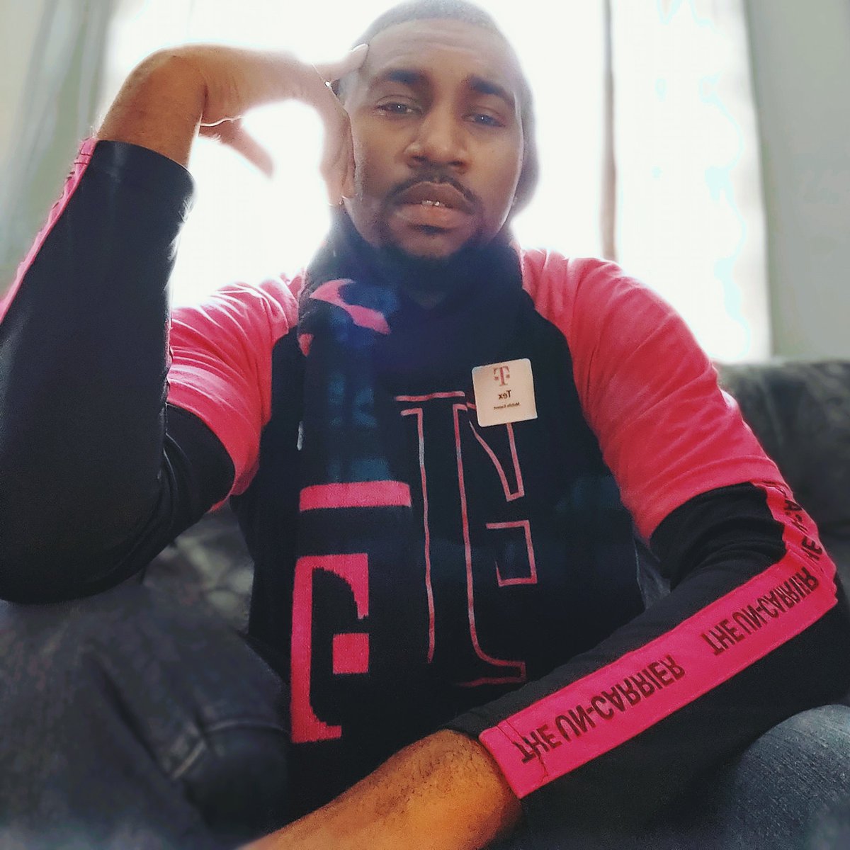 richardson_tex's tweet photo. Omw to the office #TMobileTuesdays #TMobile @JohnLegere @DSmittyII @TmoLexi @nickyosick @Jnazel @SievertMike https://t.co/qeE7dCJZDw