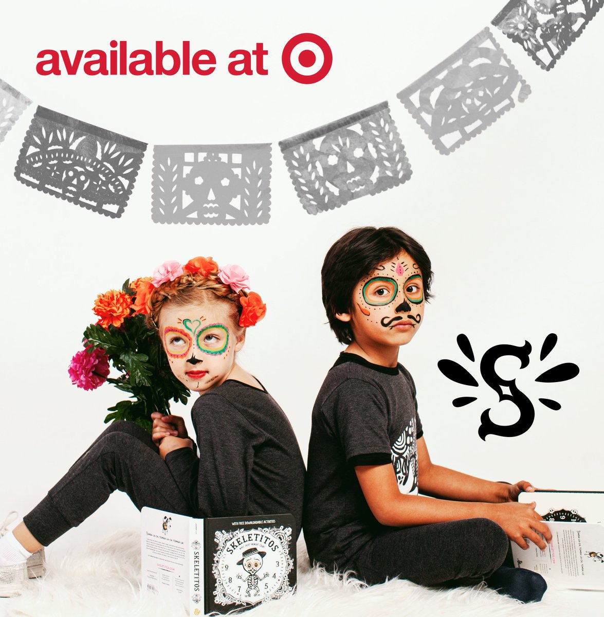 skeletitos's tweet photo. What time is it?
It's PRE-Black Friday deals on @Target!
Check this out spooky book lovers: BUY 2 books, get 1 FREE = Skeletitos for everyone!🖤
In-store or online:
https://t.co/dgGx96VcPp
Check the Target offer for all details.

#makeeverymomentcount #itsabouttime #blackfriday https://t.co/FoH7awjf9W