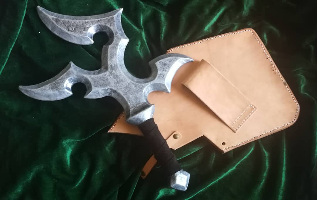SairalindeStark's tweet photo. Kpinga con su funda, inspirada en la misma que aparece en #goblinslayer. Arrojadiza, segura para #larp, #softcombat y #cosplay
.
.
#kpinga #kapinga #rolenvivo #rev #larping #conciliodeherreros #handmade #foamsmith… https://t.co/z6HSI0QSKQ https://t.co/XZHYiSrJAo