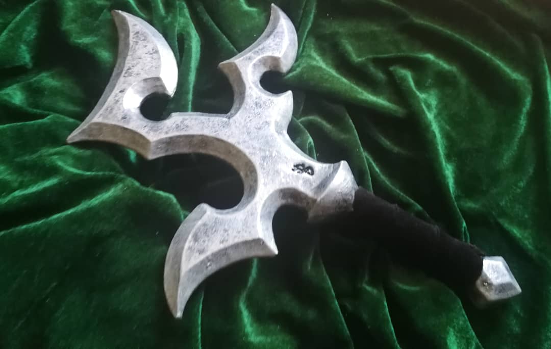 SairalindeStark's tweet photo. Kpinga con su funda, inspirada en la misma que aparece en #goblinslayer. Arrojadiza, segura para #larp, #softcombat y #cosplay
.
.
#kpinga #kapinga #rolenvivo #rev #larping #conciliodeherreros #handmade #foamsmith… https://t.co/z6HSI0QSKQ https://t.co/XZHYiSrJAo
