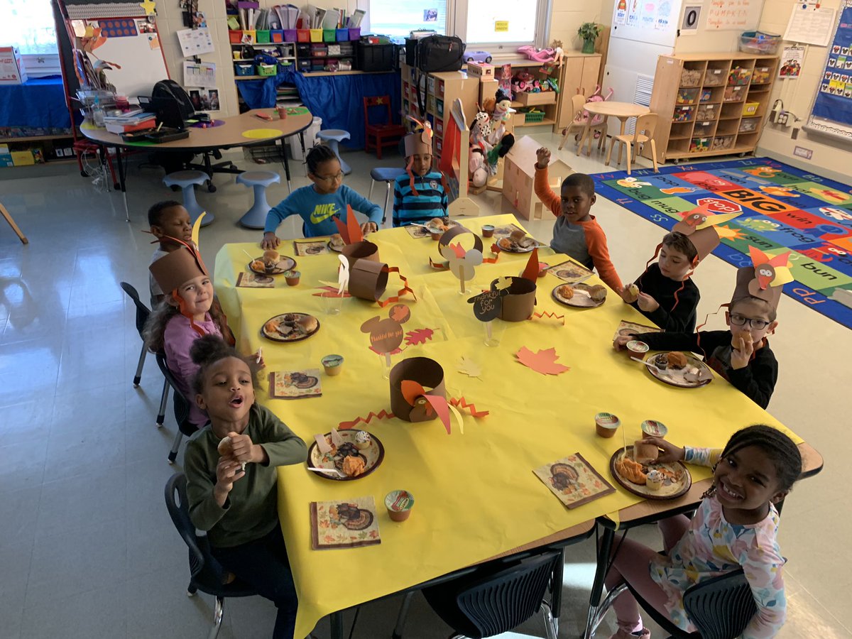 tricialynn811's tweet photo. So thankful for these kiddos! Sitting down together to share a thanksgiving meal and discussing how important each and every one of them are! ❤️ @RCSDAMDA @RCSDNYS @LeaderGonz @TDade #AMDA12together #changethenarrative #ROCOneFamily #ASDConnect https://t.co/LZgHuMdwrt