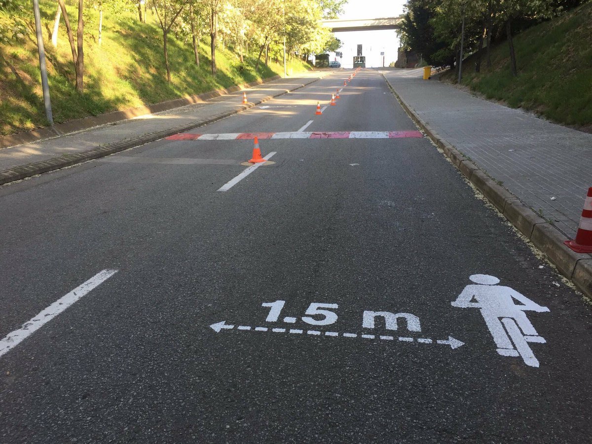 SafeCyclingEire's tweet photo. Bring the bicycle rider out further from the kerb and this is nailed on. https://t.co/w1xzPR7FvC
