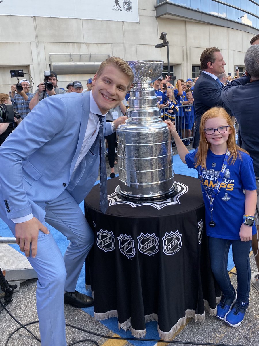 blueschick55's tweet photo. Khloe’s dream came true!! She got her picture with Parayko and the Stanley Cup! @StLouisBlues #CupMoment https://t.co/dXcWrOj7ob