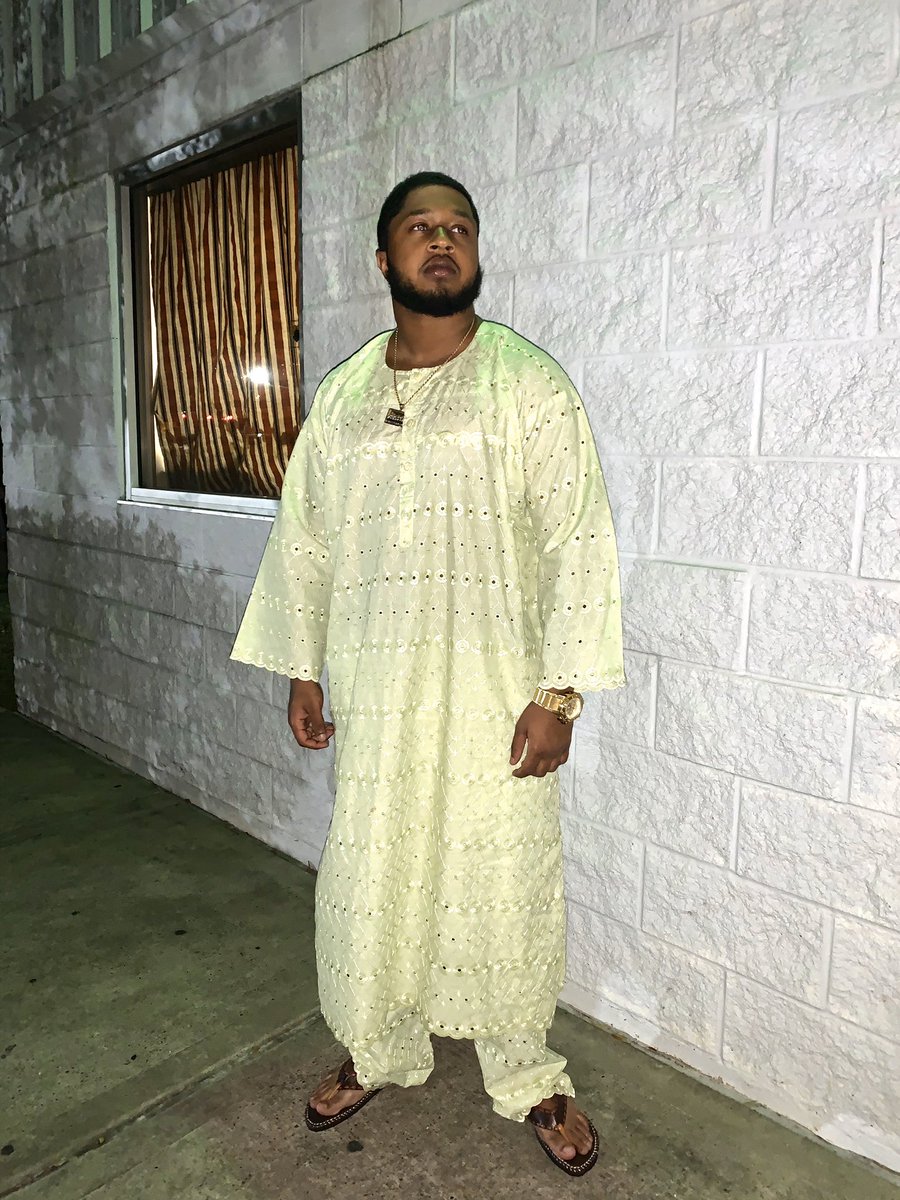 booleylavish's tweet photo. Feeling like the Prince Of Arabia 📸❤️👋🏾 https://t.co/0UfXhdvmrg