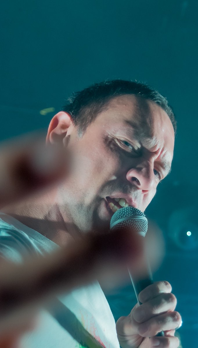 SpringImages's tweet photo. Shed Seven Rick Witter @ Rock City Nottingham https://t.co/Uv9Sl3QxKd
