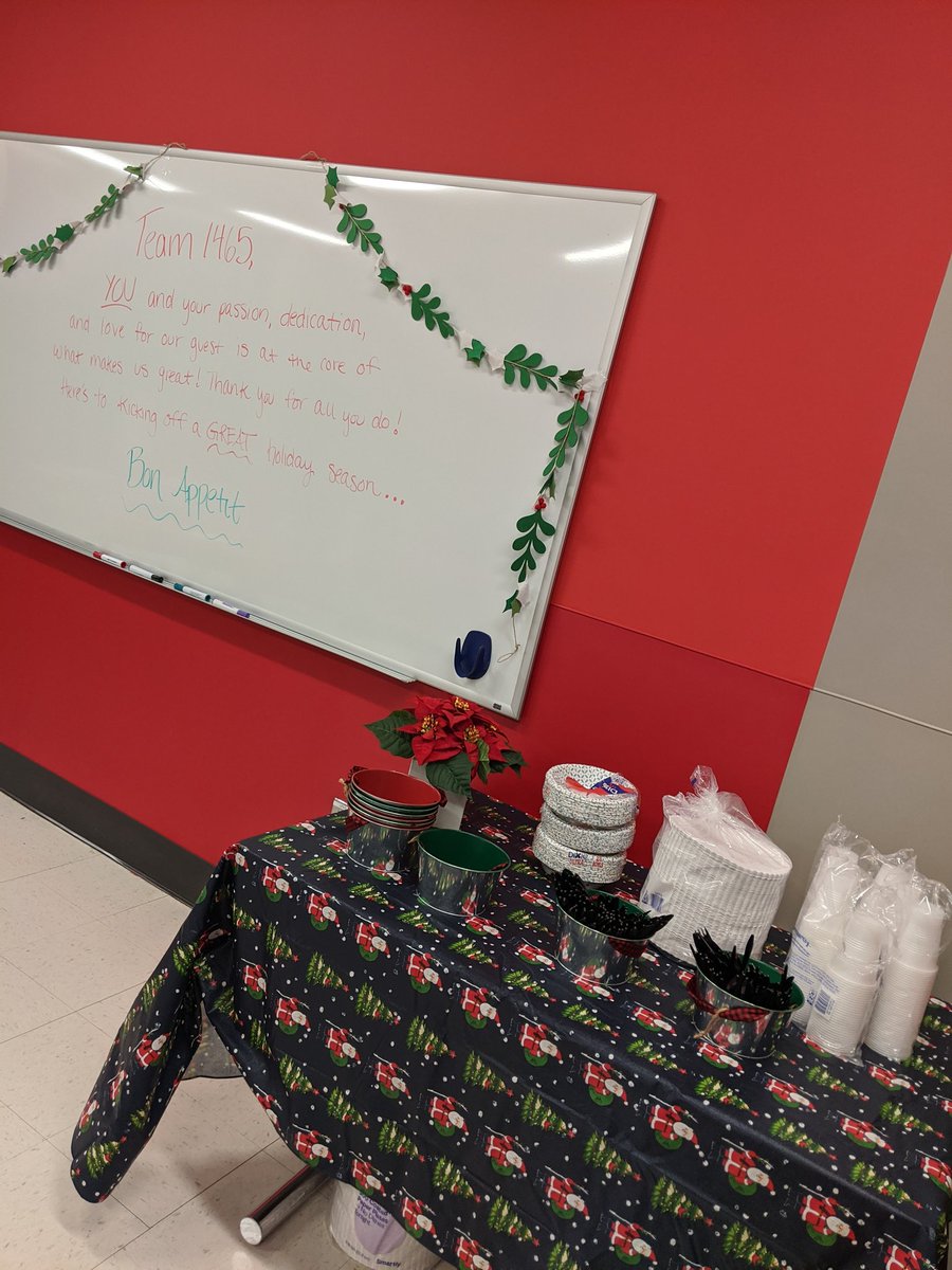 Kpatrick0310's tweet image. T1465 ready to rock in the busiest week of the year! We are #blackfriday ready and have lots of fun things going in the breakroom! #ornamentdecorating #coloringtable #allthefood #D137HRdeckingthehalls

@RickyVargas2 @jamaal_edwards @Andrea_Bouck @BridgetMcP29 @ashleightgt1465