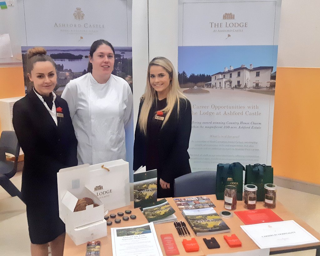 KelsMcKay19's tweet image. Today we attended a great careers event in @ClaregalwayColl meeting students and parents to discuss careers in hospitality and opportunities on the @ashfordcastle  Estate.

#lifeatRCH #hotelcareers #chefnetwork