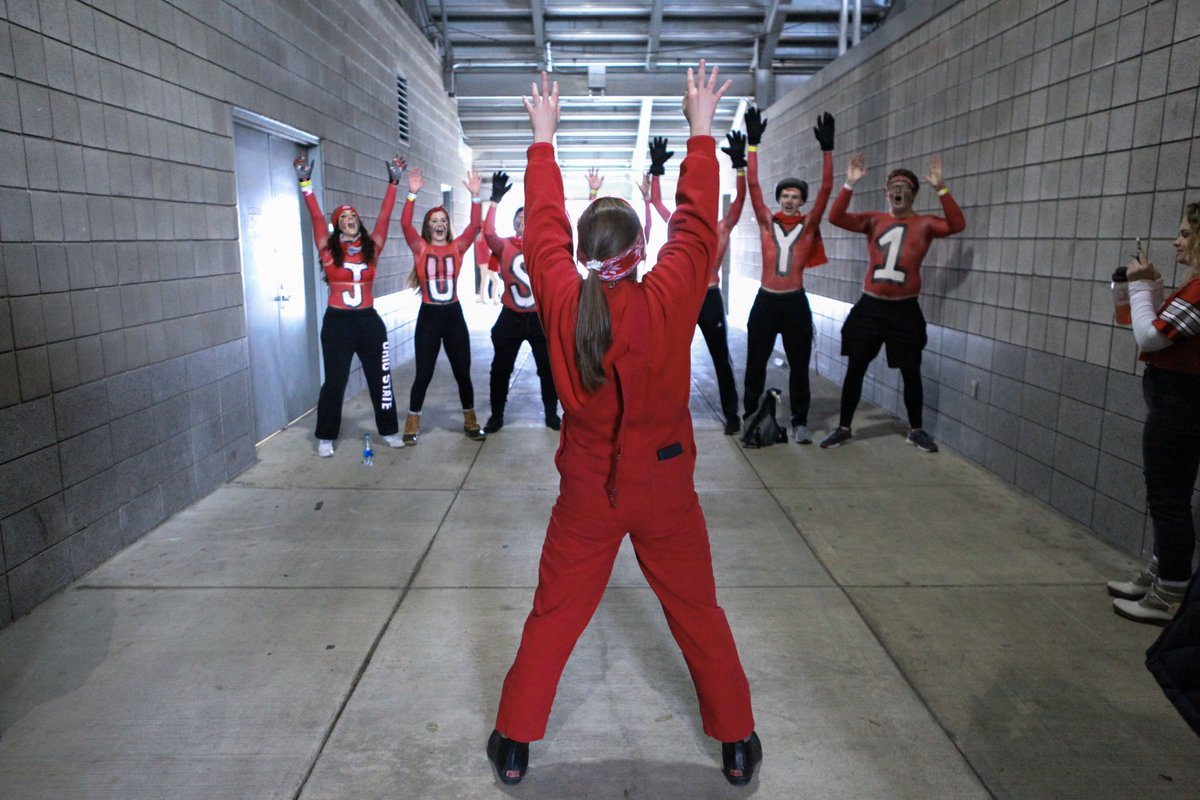 nicolezpowers's tweet image. The faithful Half Naked and Painted of @OSUBlockO  #LiveMasStudentSectionContest