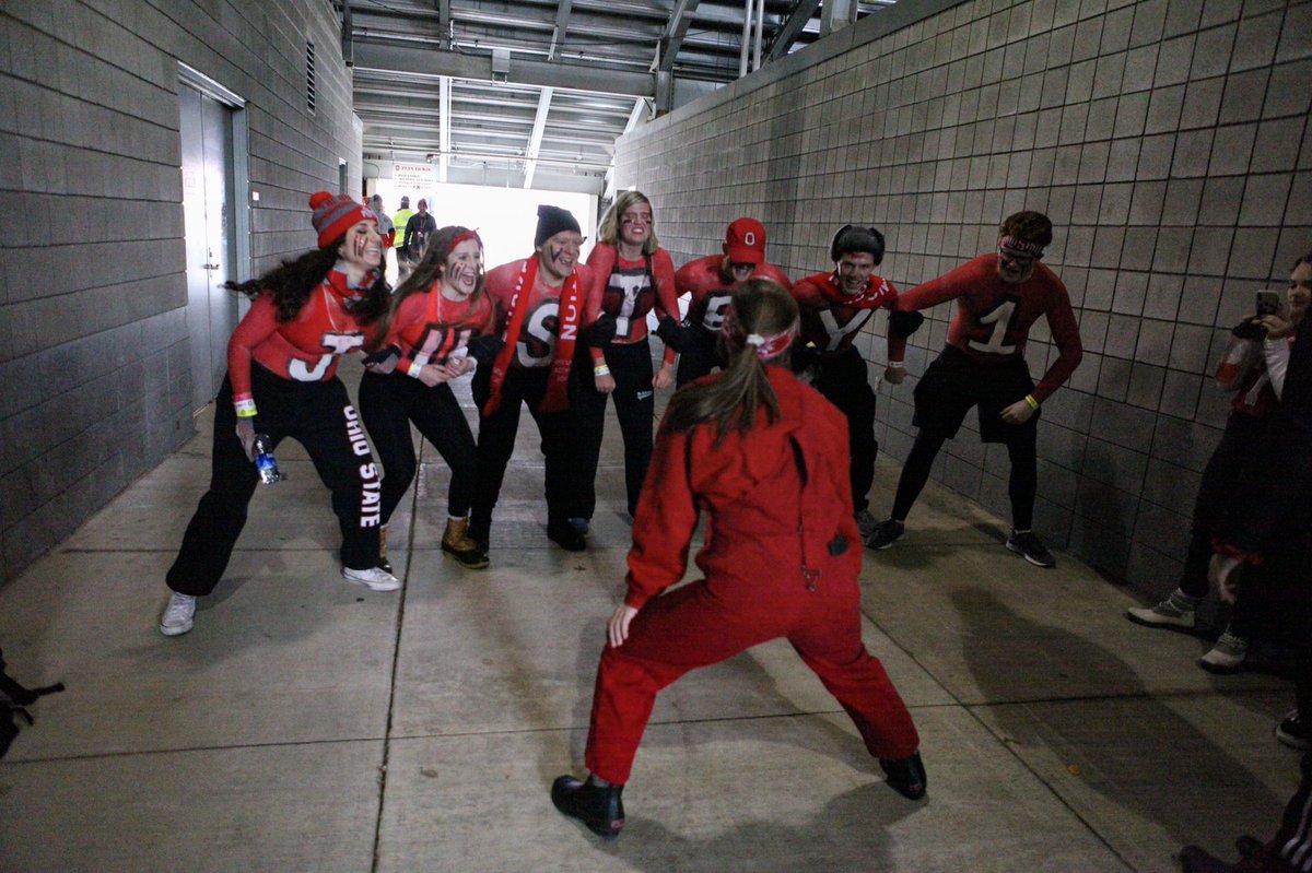 nicolezpowers's tweet image. The faithful Half Naked and Painted of @OSUBlockO  #LiveMasStudentSectionContest