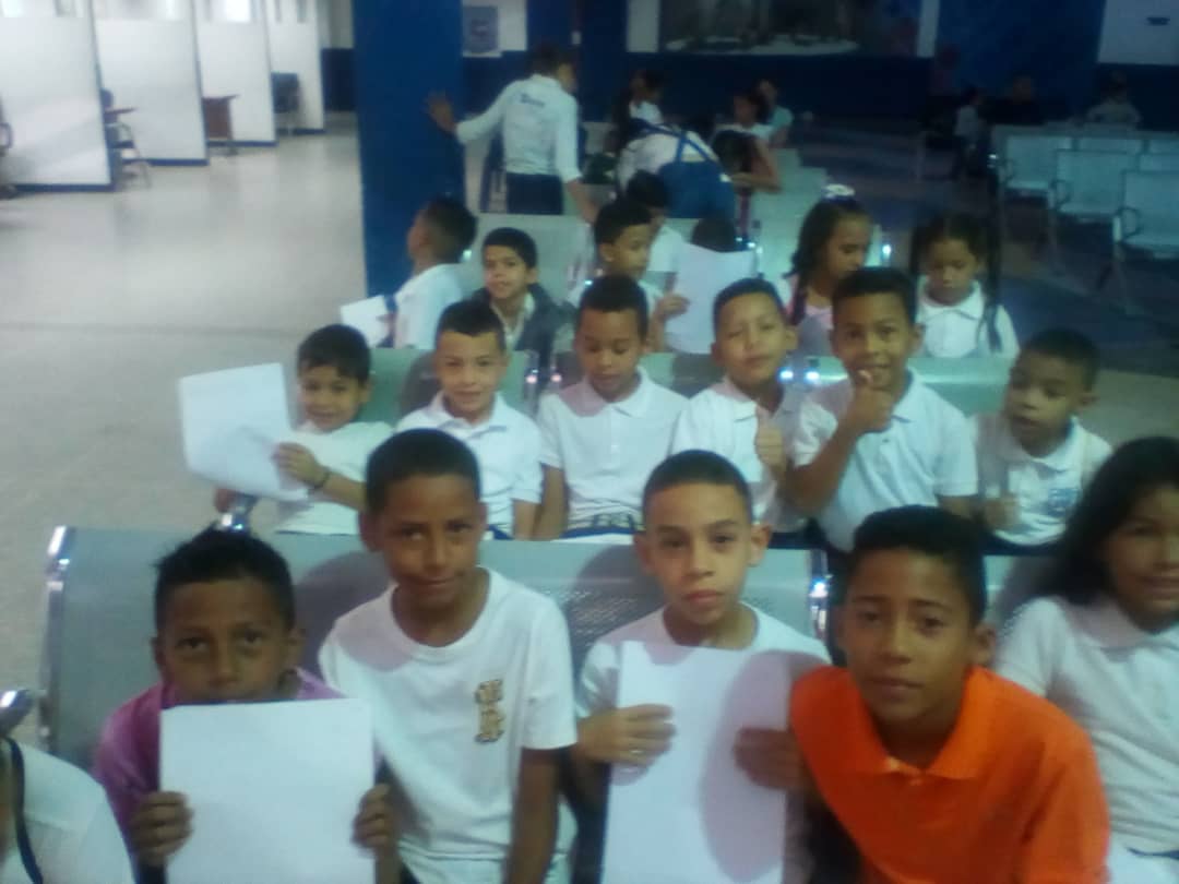 En el SAIME... UEN Eduardo Assef Raidi✌🏻👏🏼 <a href="/leoalvacabrera/">Prof. Leonardo Alvarado</a> <a href="/RMarcoTorres/">Rodolfo Marco Torres</a> @psuvaristobulo @MPPEDUCACION @ZE_Aragua @SZea2019 <a href="/CRIFPMA/">CRIFPMA</a> <a href="/DePermanente1/">Centro Inv y Form Docente Mario Briceño</a> <a href="/cen_araguaney/">araguaney</a> <a href="/Brullerby_Suare/">Brullerby Suarez</a> <a href="/NicolasMaduro/">Nicolás Maduro</a>