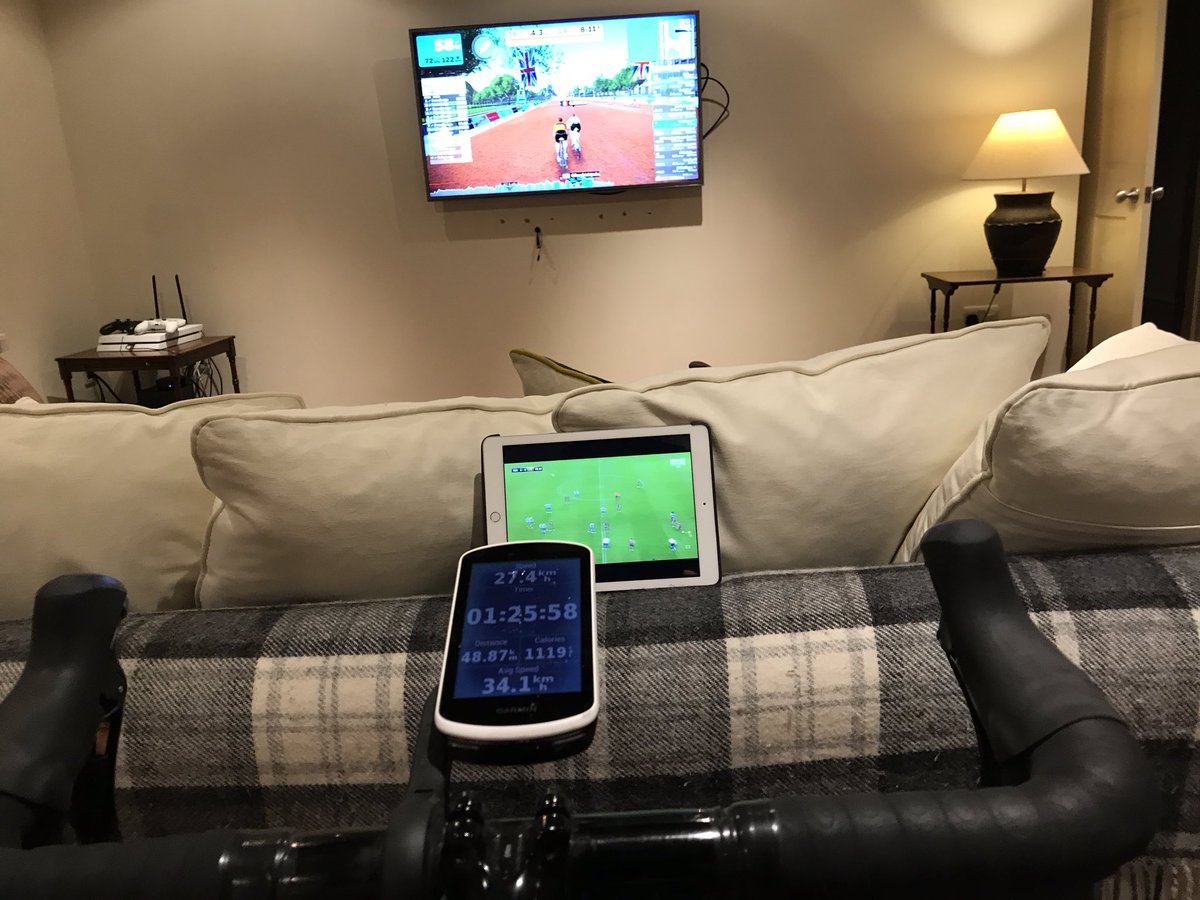 tom_elliott12's tweet photo. Tuesday @GoZwift was er yeah smashy - I’ll take holding  a 242 watt average for an hour though and a 300 watt average for 5 mins - @GetSPOKD getting the results!!! Love geeky data 😜😝 #cycling #racing #zwift #training #REALEE #winter https://t.co/nIBK6duHDC