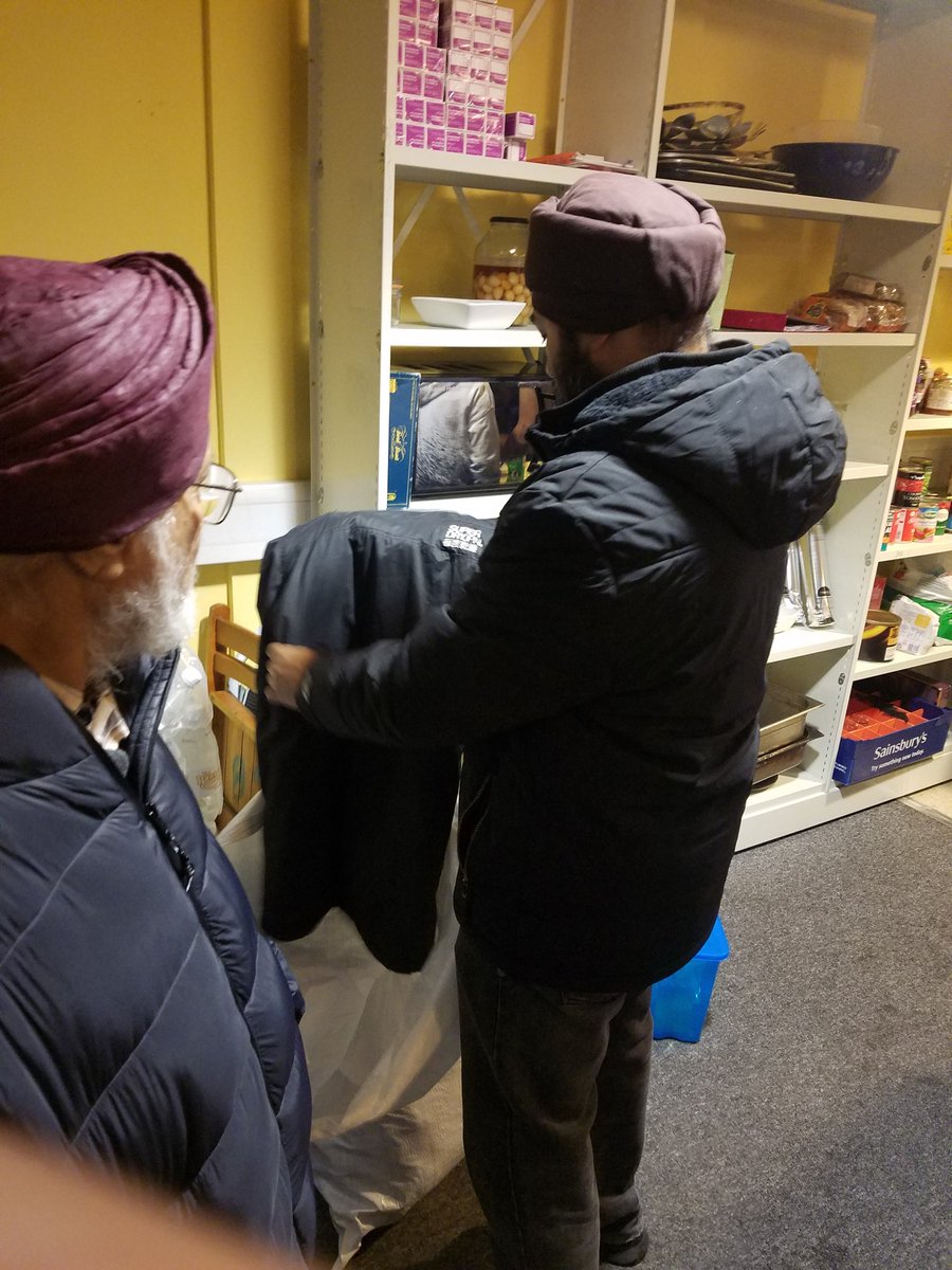 LangarAid's tweet photo. From collection to distribution! Our South team handed out jackets donated by @WrapUpLondon at our Maidenhead outreach in partnership with The Brett Foundation. Service users really appreciated them 🙏🏾 #keepingthemwarm
@Khalsa_Aid https://t.co/apeQDbbHYQ