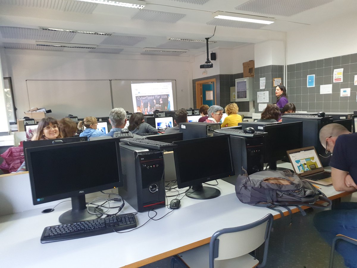 Yolanda Corral tweet media