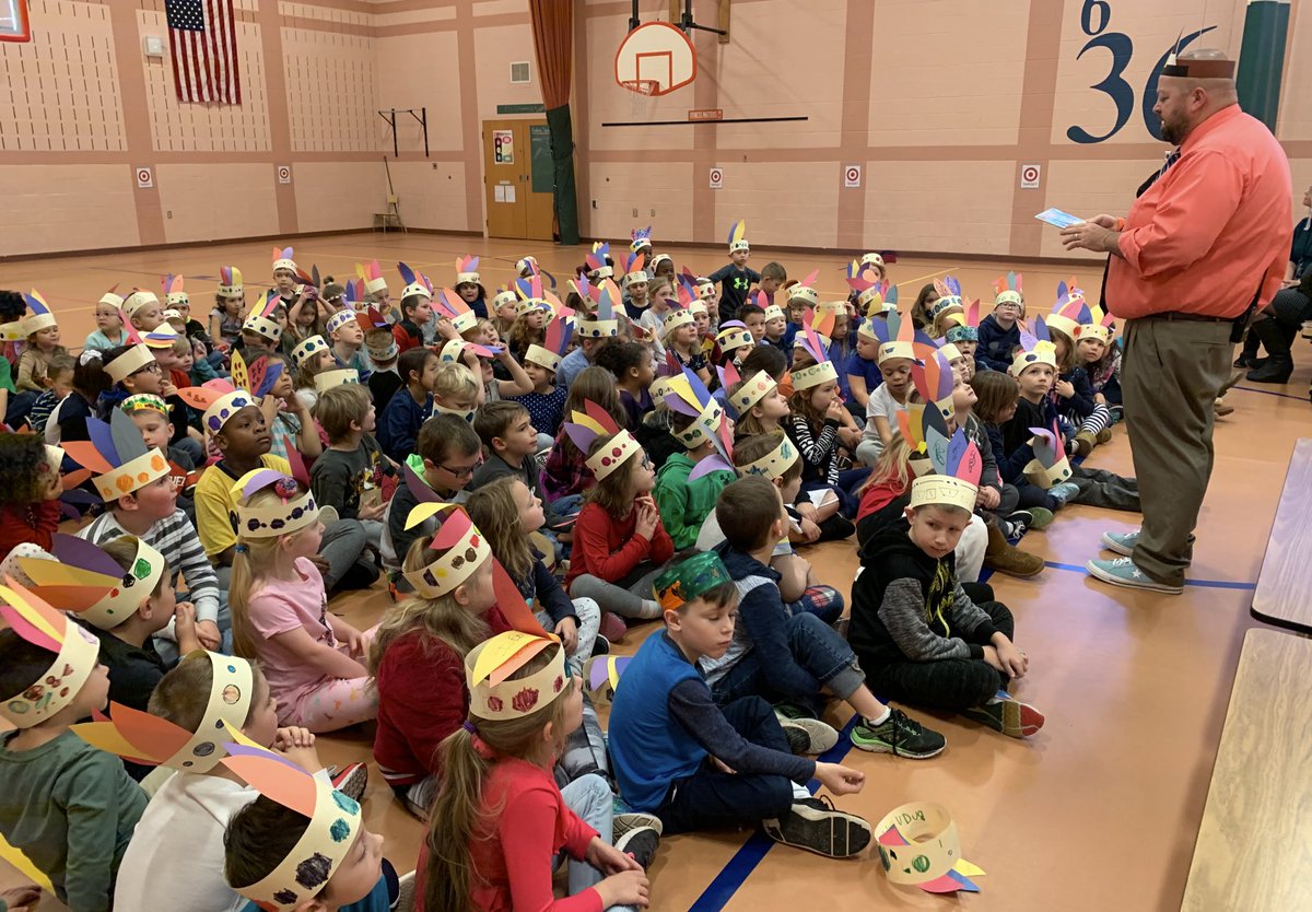 MWfirstgrade's tweet photo. We are GRATEFUL for a school filled with friends (and the chance to read Pete the Cat of course)! @MtWolfBobcats @MrsWilsont @MrsMForry https://t.co/X7haXrVpML