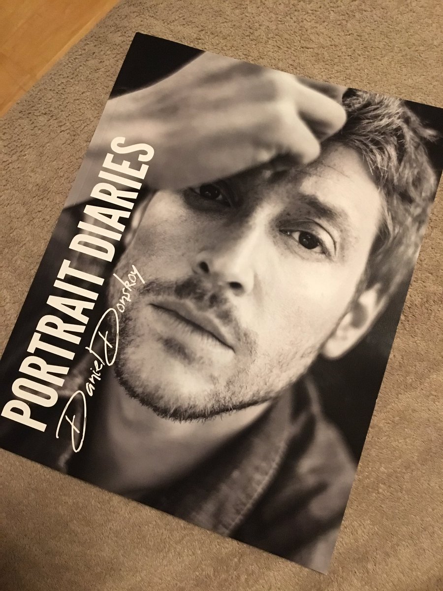 casal_gaelle's tweet photo. ⭐️🖤⭐️ Liebevoll gepackt und einfach wunderschön !!🙏🏻😘 @DanielDonskoy #portraitdiaries #joydana https://t.co/qgmS5tPsxp