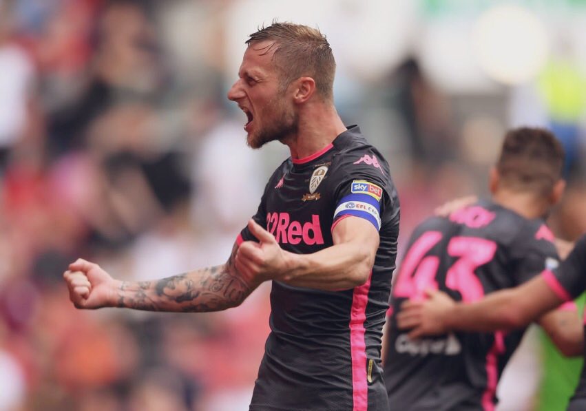 Between_TL's tweet photo. Liam Cooper vs Reading:

🔒 2 Total tackles
🔒 2 Interceptions
🔒 4 Clearances
👌🏼 67 Passes
🎯 83.6% Pass accuracy
🔑 1 Key pass
👉🏼 84 Touches
🤯 9 Aerials won
🔝 Leeds top of the league

⭐️ Match rating: 7.92

#LUFC #REALEE #MOT #EFL #eflchampionship #EFLonQuest @LiamCooper__ https://t.co/xILLsodFMU