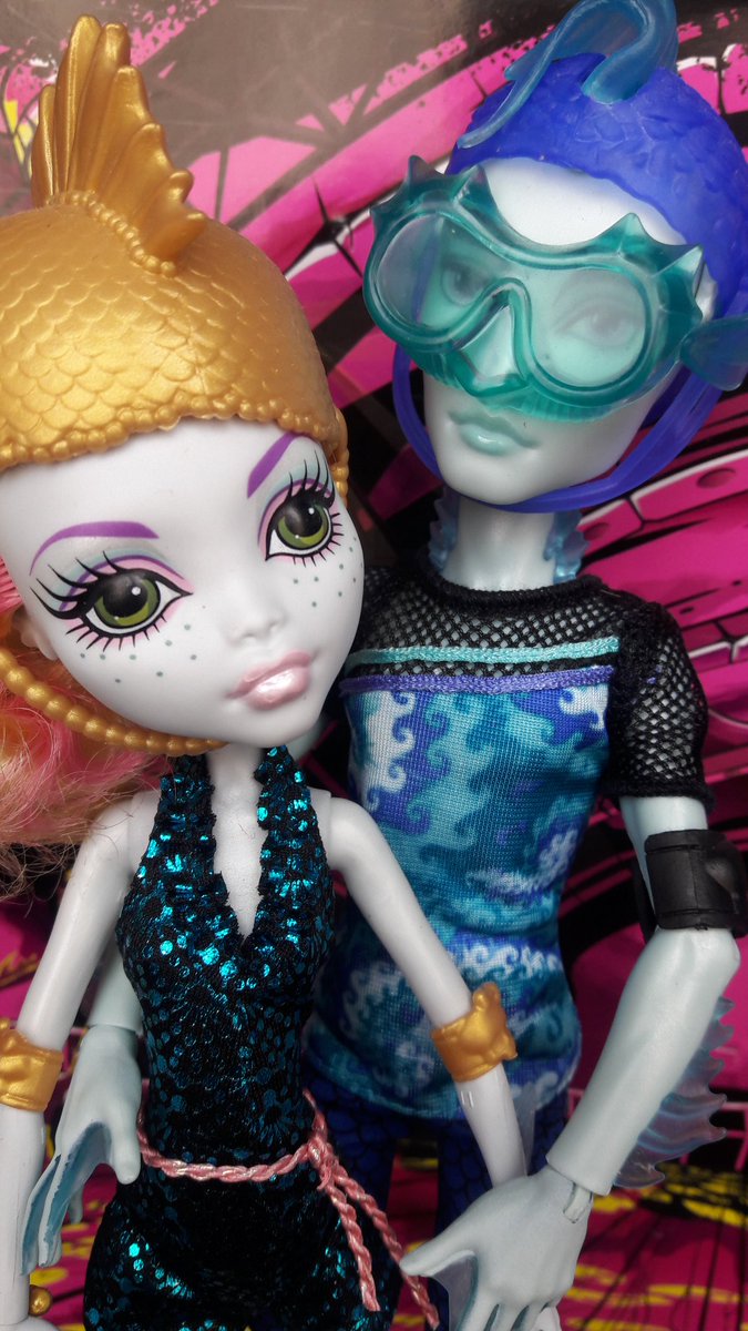 Sergioo506's tweet photo. #LagoonaBlue & #GillingtonWebber
#MonsterHigh #GilWebber
#WheelLove #AmorSobreRuedas #Anniversary #Aniversario #Love #Amor @MonsterHigh https://t.co/S5SftKcyoK