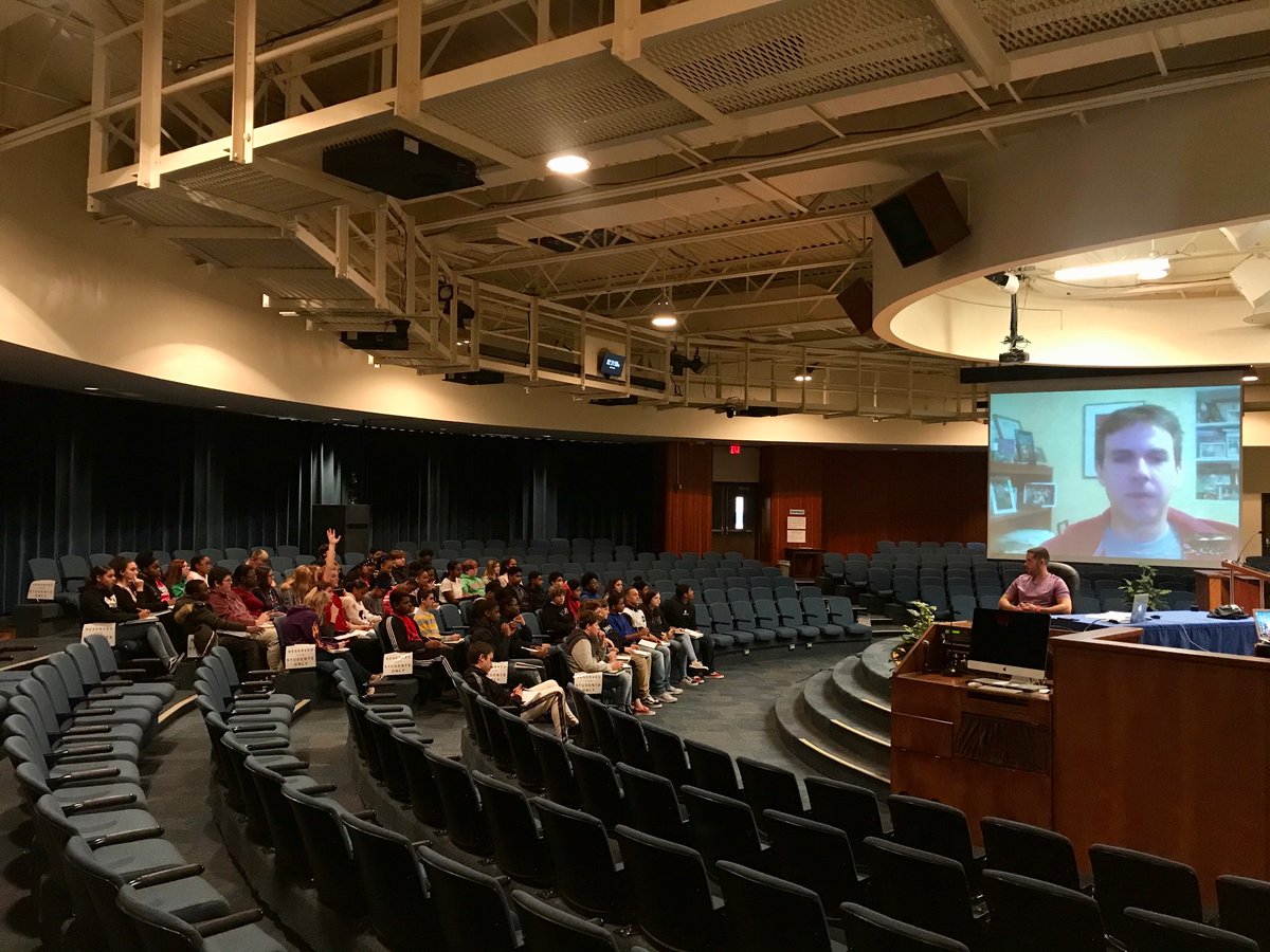 PatrickLynchPE's tweet photo. Today some of our 8th Ss got to video chat with award winning investigate journalists Ben Westhoff, as he talked about the dangers of fentanyl and other synthetic drugs. Had I not heard him on @joerogan this idea wouldn't have happened. Thanks Ben! Go read #fentanylinc #healthed https://t.co/J7ZyTtSE4A