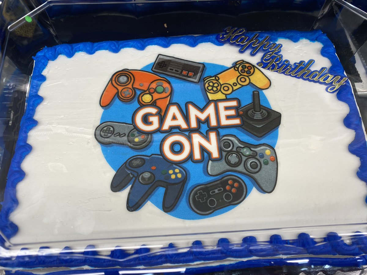 MuscatineHyVee's tweet photo. 🎂Everyday is National Cake Day if you have a 🍴glass of 🥛 and a good attitude! But seriously, today is #NationalCakeDay and we’re celebrating at your #MuscatineHyVee 🍰 https://t.co/T8HQtsU9rk