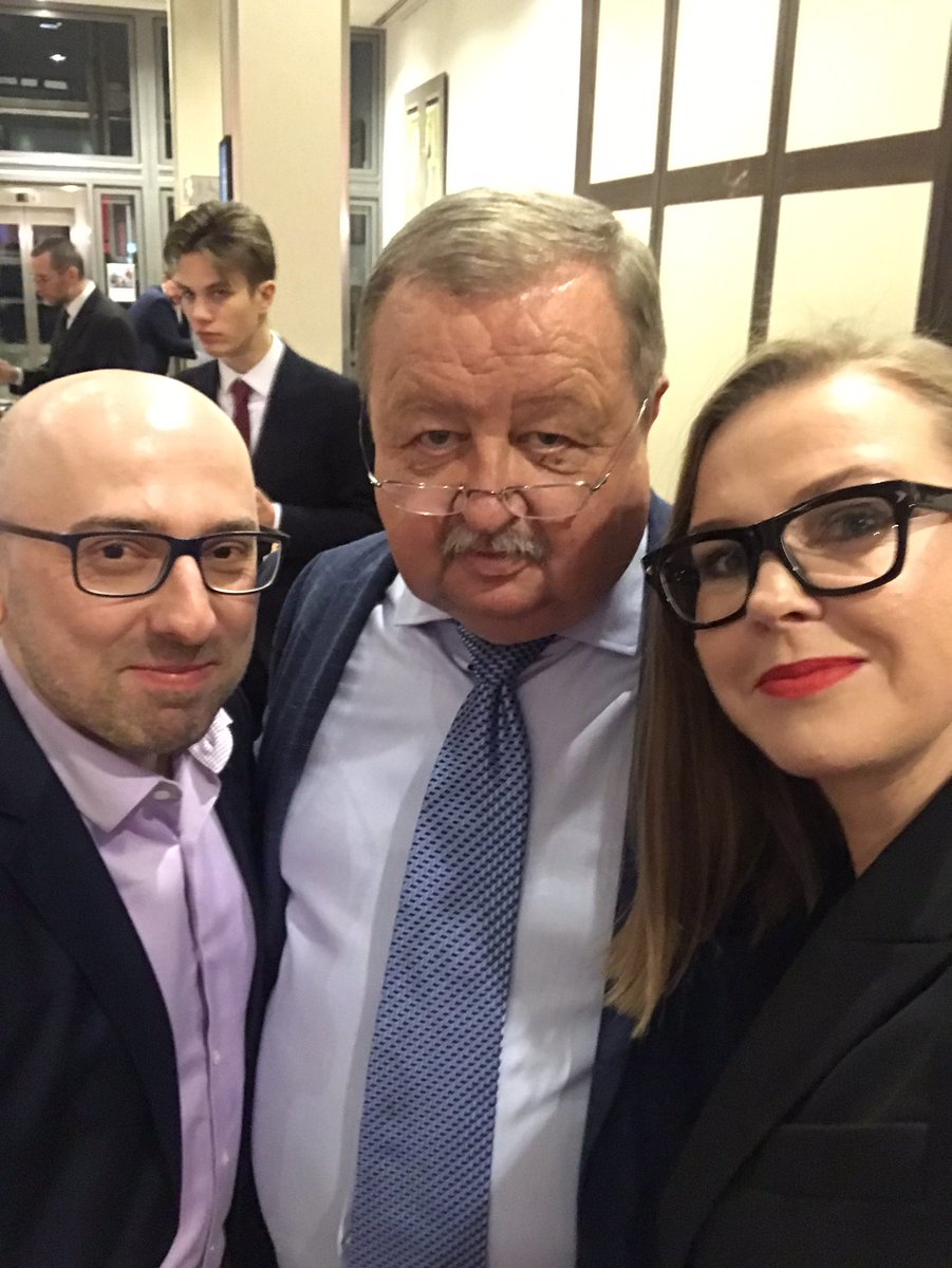 Karolina Hytrek (@hytrekprosiecka) on Twitter photo Do maja 2020 jesteśmy zarobieni! Od... po Wodzisław na Prezydenta tylko Zdzisław 😉 z <a href="/KrecinaZdzichu/">Zdzisław Kręcina</a> & <a href="/kplapinski/">Krzysztof Łapiński</a> Do maja 2020 jesteśmy zarobieni! Od... po Wodzisław na Prezydenta tylko Zdzisław 😉 z <a href="/KrecinaZdzichu/">Zdzisław Kręcina</a> & <a href="/kplapinski/">Krzysztof Łapiński</a>
