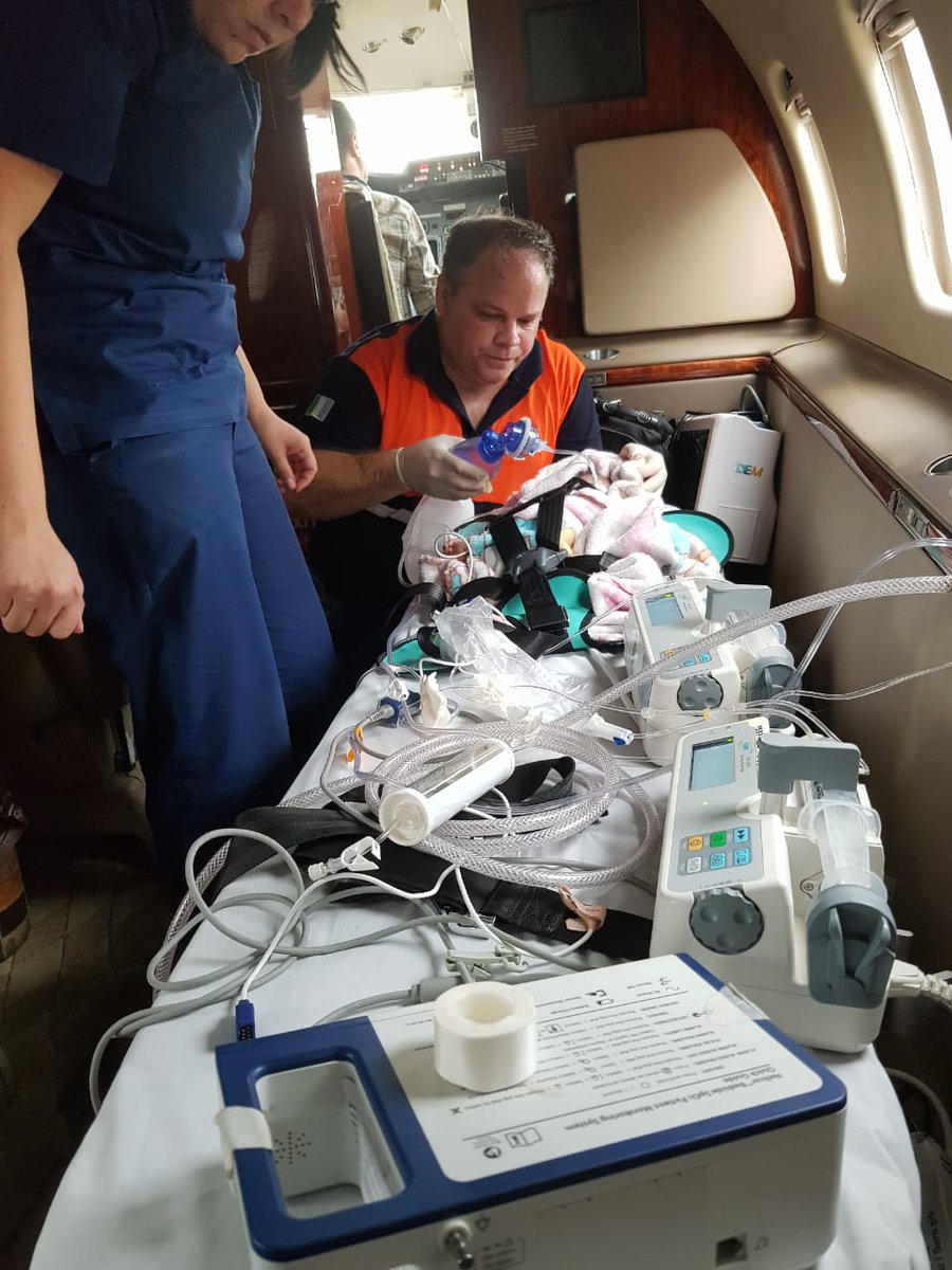 ChacoSalud's tweet photo. ➡️La DEM y Aeronáutica concretaron 2 aeroevacuaciones; llegando a las 100 de este año. Se trató de un paciente de 15días con cardiopatía congénita compleja en ARM. Al regreso, un niño de 10meses con post operatorio de cardiopatía desde el hospital de Rosario hasta el Pediátrico. https://t.co/mo4SD66LEE