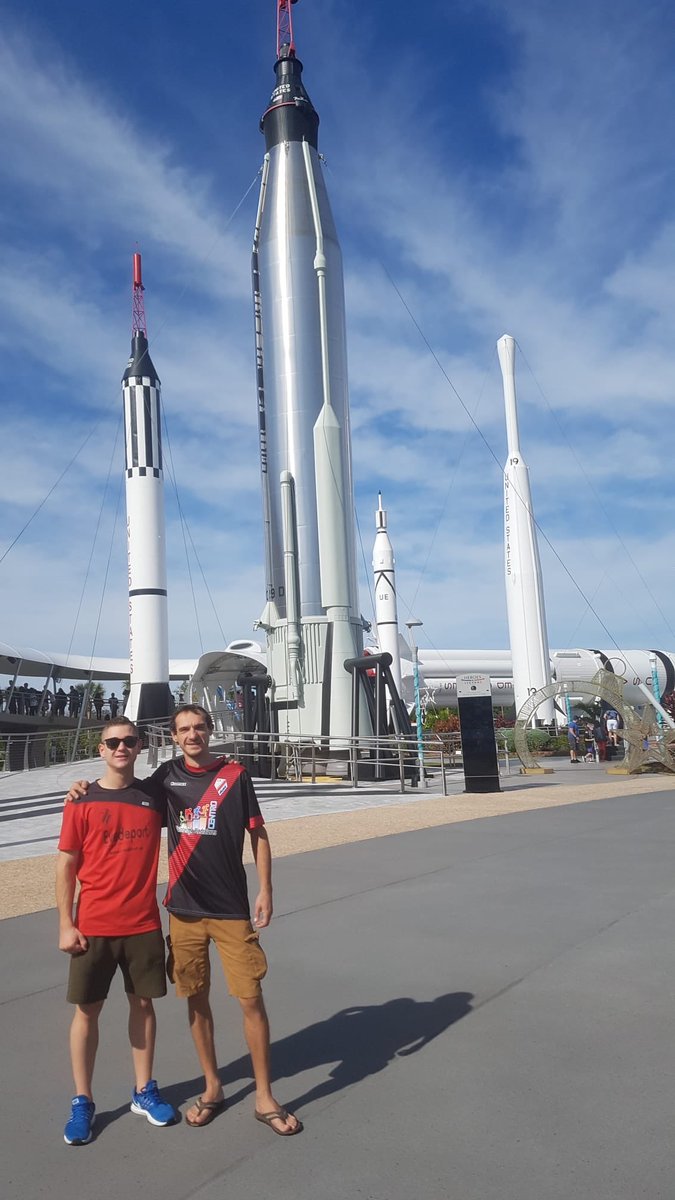 El CP Piedralaves al otro lado del charco 🛫❤️⚪️ ¡Gracias a nuestro jugador Diego que nos manda estas fotos desde Miami!
