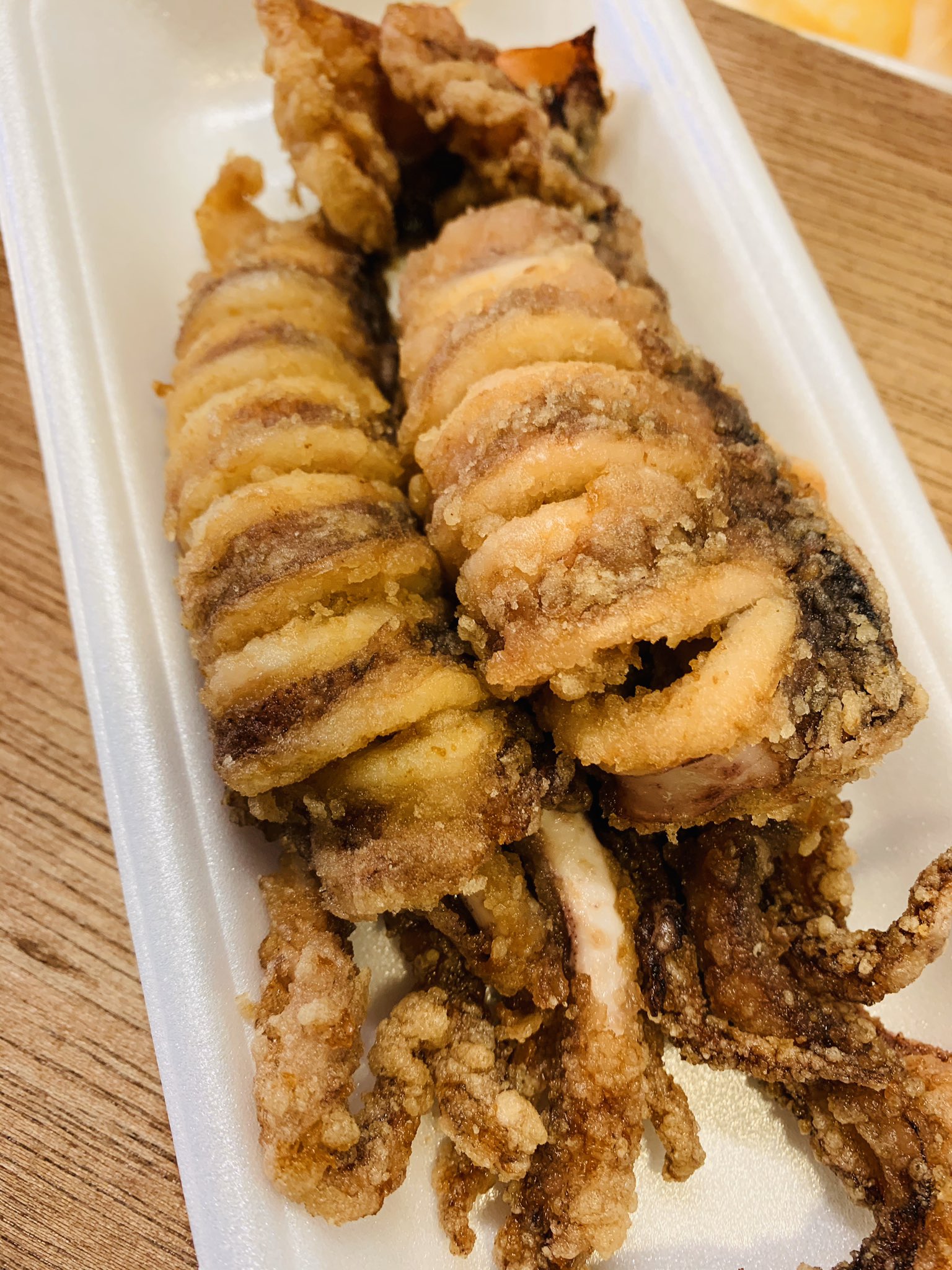 工藤商店 魚卵塩鮭のお店 オンラインショップも営業中 おはようございます 魚菜市場工藤商店です 今日はお惣菜屋さんの イカの唐揚げ で イサバ飯 八戸 八戸市営魚菜市場 陸奥湊 朝ごはん 飯テロ イカの唐揚げ 魚食しようぜ T Co