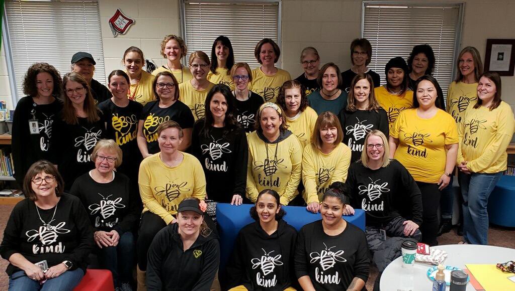 SonnesynEl's tweet image. The Sonnesyn staff were able to spend some time this morning in fellowship with one another before we leave each other for a few days to spend time with our families.  @WardLeia @ISD281 #beecommunity